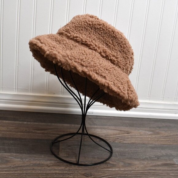 Abercrombie & Fitch Accessories - Abercrombie & Fitch Sherpa Brimmed Beanie Sz O/S Neutral Minimalist Preppy Beige